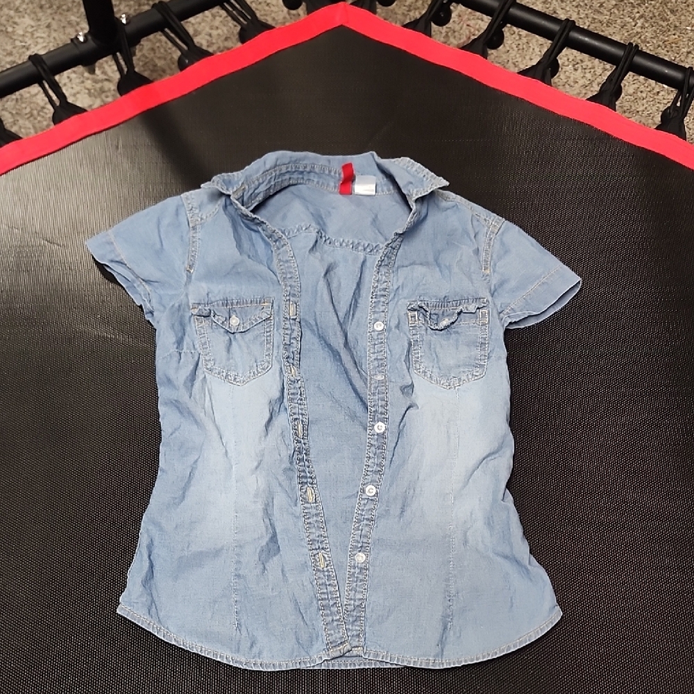 Divided Denim Short Sleeve Button Down. Size 2 #1 Womens